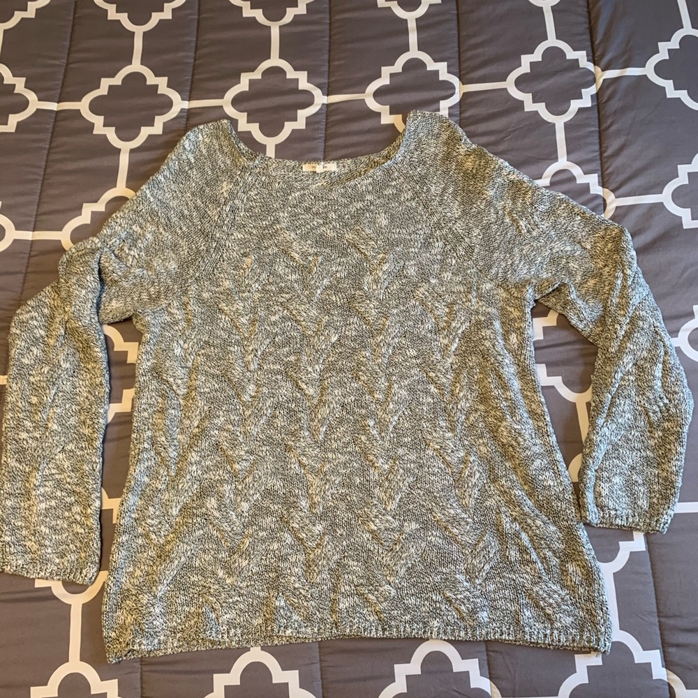 Pullover sweater